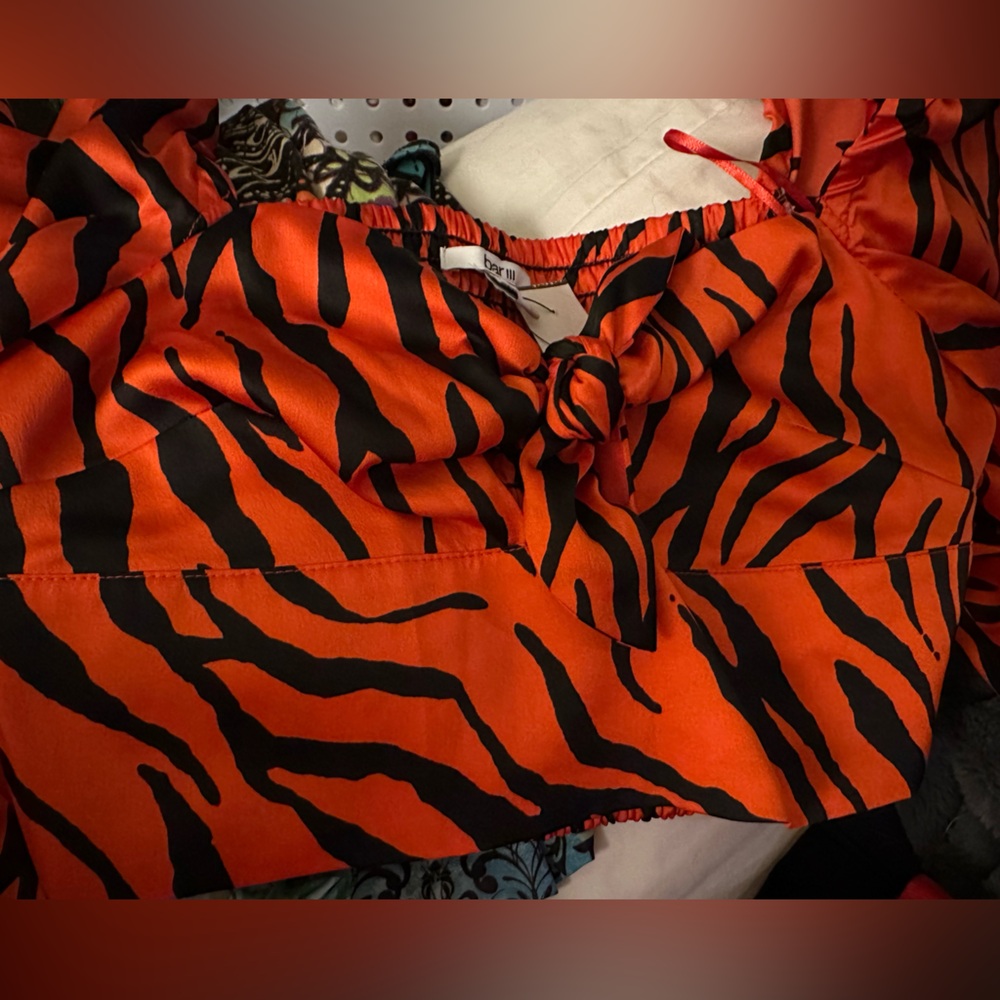 NWT-BAR III -Tiger-Print Crop Top, Created for Macy's. Size S - Picture 3 of 14